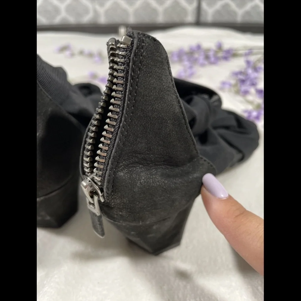 $195 Eileen Fisher Joy Twist Strappy Heeled Sandals in Black [SZ 5.5 ]‎